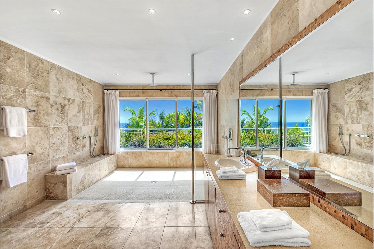 19-Bamboo-Bathroom1_Location villa Terres Basses Saint Martin